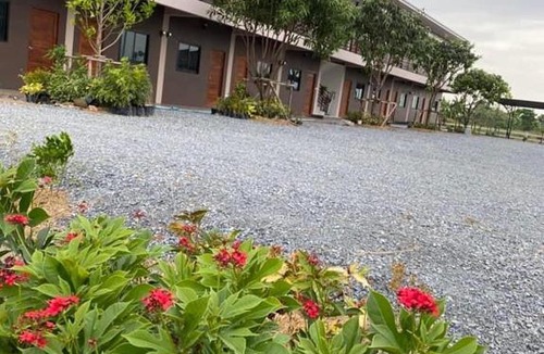Lam Phaya Hostel | วังทอง รีสอร์ทลำพญา