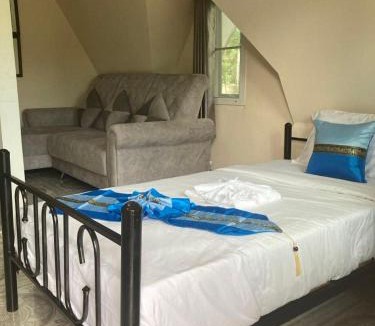 Nikhom Phatthana Resort | วิวธารารีสอร์ท (ViewThara Resort)