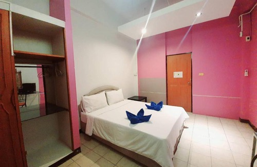 Saen Suk Hostel | ศรีรัชแบคแพ็ค