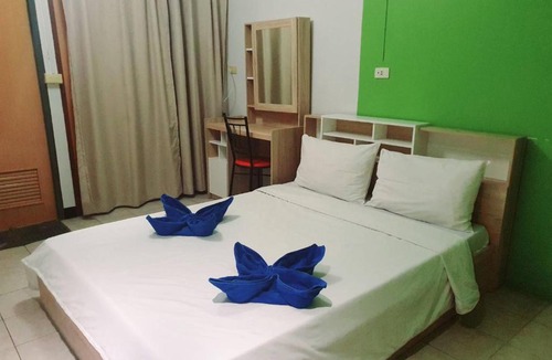 Saen Suk Hostel | ศรีรัชแบคแพ็ค