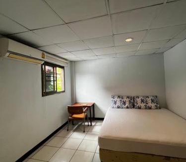 Ayutthaya Hostel | เวลาสุข