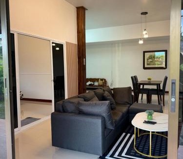 Chiang Kham House | เฮือนแม่บัวจันทร์ โฮมสเตย์