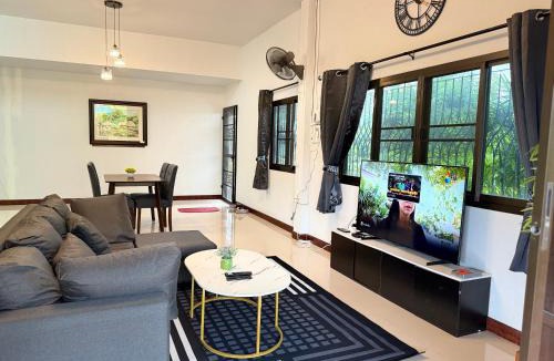 Chiang Kham House | เฮือนแม่บัวจันทร์ โฮมสเตย์
