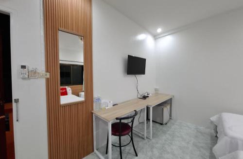 Pak Nam Pran Hotel | โรงแรมฟร้อนบีช frontbeach