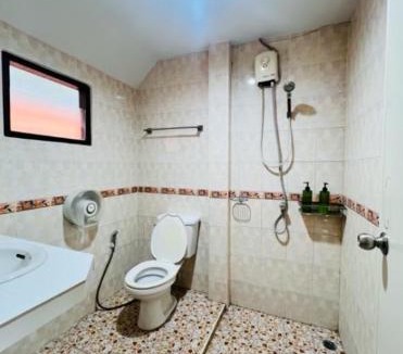 Koh Lan Hostel | ไข่มุกรีสอร์ทเกาะล้าน
