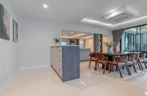North Pattaya Villa | 芭提雅市中心5卧现代轻奢别墅pool villa近21航站楼海边