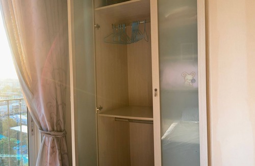Rat Burana Apartment | 1-bedroom riverside Bangkok apartment with washing machine, infinity pools, etc