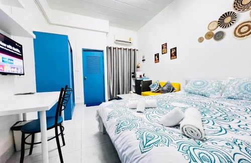 Chan Kasem House | 105 Budget Room, wifiutilities Bangkoks center