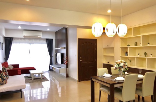 Bangkok Central Business District Apartment | 14 Place Sukhumvit Suites - SHA Plus