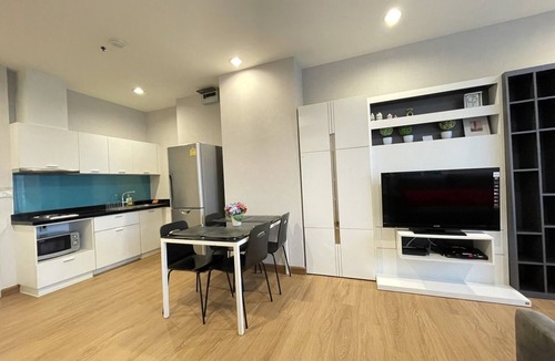 Khlong Ton Sai Apartment | 1BD Condo by the river, 6 min to ICON SIAM