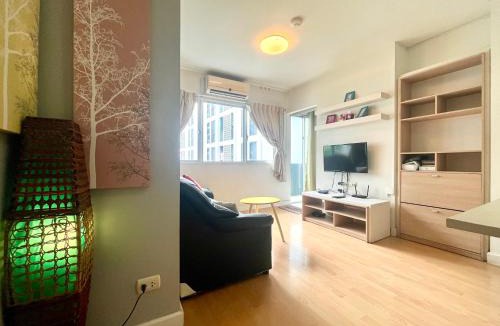 Phra Khanong Nuea Apartment | 1BR Condo 5 Min to BTS 1000Mbps Fiber Wi-Fi great location