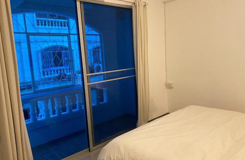 Dok Mai Apartment | 2 Bedroom Condo Bangna Steps to Mega Bangna & IKEA Quick Airport Access