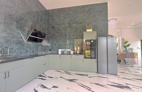 Ko Pha-ngan House | 2 min walk to beach Luxury 4-bedroom Villa with AC