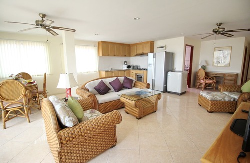 Jomtien Apartment | 200 M2 BALCONY APT 2/2 WALK TO BEACH