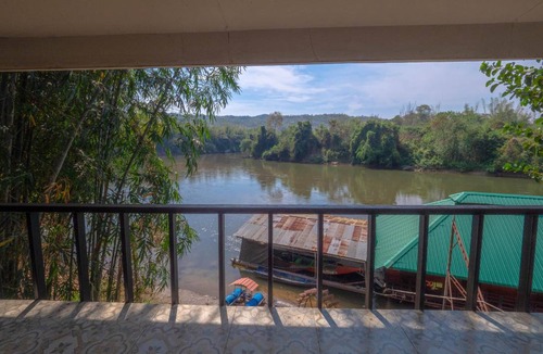 Sai Yok Resort | 200 m² Resort ∙ 3 bedrooms ∙ 12 guests