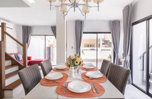 Phra Khanong Nuea Villa | 200 m² Villa ∙ 3 bedrooms ∙ 13 guests