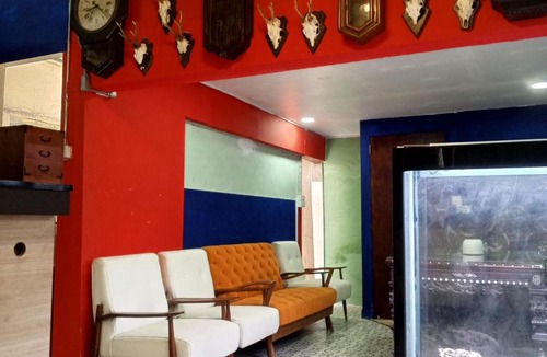 Ratchathewi Hostel | 201 Art in town Hostel