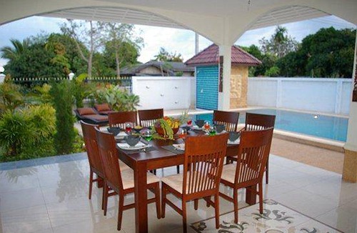 Rayong House | 210 m² House ∙ 3 bedrooms ∙ 6 guests