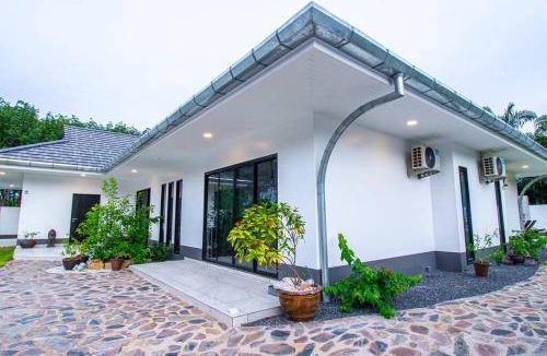 Krabi Villa | 230 m² Villa ∙ 4 bedrooms ∙ 10 guests
