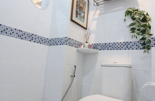 Lat Krabang House | 24hr Cozy stay BKK Near Airport and Mall Train to Town Room LatKrabang