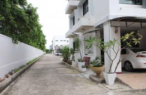 Lat Krabang House | 24hr Cozy stay BKK Near Airport/Mall Train 2 Town