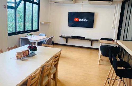 Thanon Phetchaburi Hostel | 26 m² Hostel ∙ 12 guests