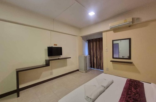 Lat Krabang Hotel | 26 m² Hotel ∙ 2 guests