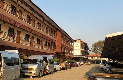 Lamphun Hotel | 28 m² Hotel ∙ 3 guests