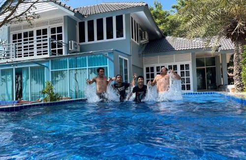 Phetchaburi Resort | 28 m² Resort ∙ 6 bedrooms ∙ 20 guests