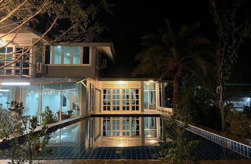 Phetchaburi Resort | 28 m² Resort ∙ 6 bedrooms ∙ 20 guests