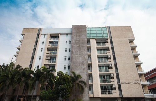 Khlong Toei Nuea Condo | 2A - Luxurious 2-Bedroom Condo in Central Bangkok with Gym and Swimming pool