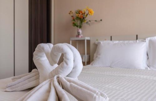 Suan Luang Apartment | 2Bed 2Bath LuxuryOnNutBTSE9 60sqmt GymPoolNetflix 2mins to BTS