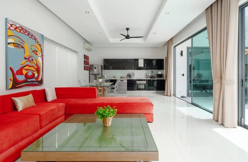 Ban Saiyuan House | 3 Bedrooms Private Pool Villa