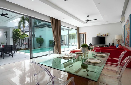 Ban Saiyuan House | 3 Bedrooms Private Pool Villa