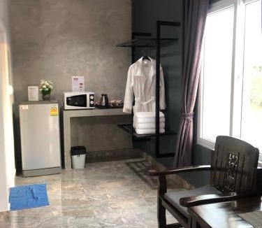 Banphot Phisai Bed & Breakfast | 30 m² Bed and breakfast ∙ 3 guests