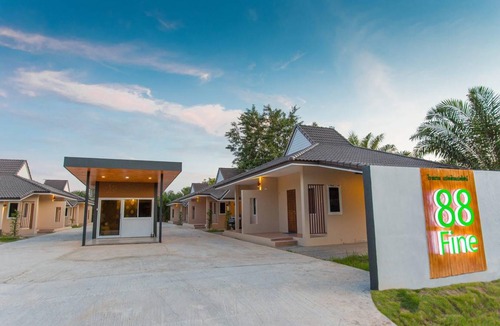 Phunphin House | 35 m² Motel ∙ 127 guests