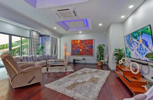 Pratumnak Hill Villa | 4-Bed Luxury Villa - Pattaya - sleeps 8