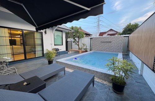 San Sai Villa | 4-bedroom detached house with a pool, newly renovated in a modern style, near CF with convenient transportation, close to the Old Town