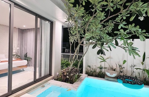Bang Tao House | 4-bedroom house in cool Tambon Choeng Thale with AC, WiFi