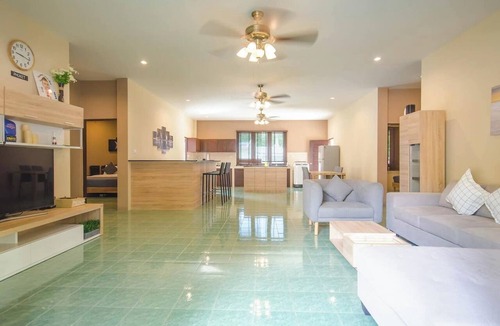 Chalong House | 4 bedroom house on Fitness Street, Soi Ta Iad, Phuket