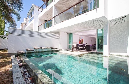 Kathu Villa | 4 bedroom villa with private pool, 10 mins to Patong beach, shopping & nightlife