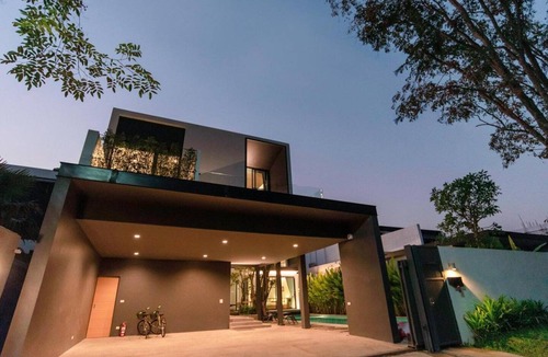 Chiang Mai Villa | 440 m² Villa ∙ 4 bedrooms ∙ 14 guests