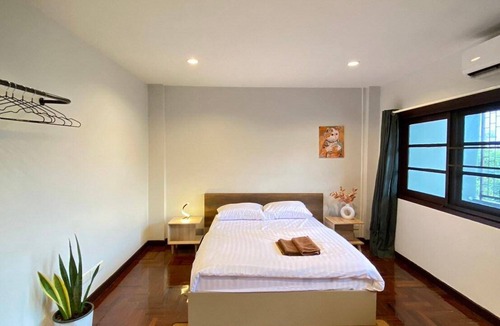 Ekkamai House | 450 m² House ∙ 6 bedrooms ∙ 12 guests