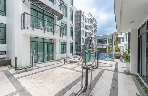 Kamala Apartment | 4BR Pool Retreat Quiet Living kamala regent c205