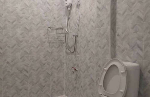 Phra Khanong House | 4BR Stylish home, Close to BTS ONNUT200m, Dowtown