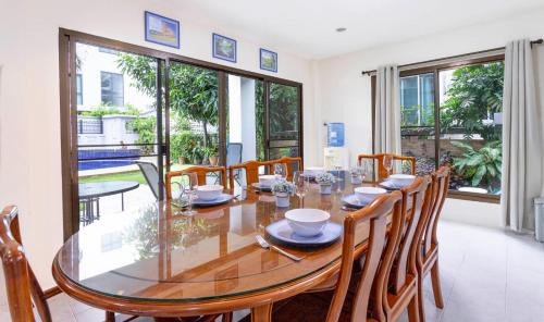 Chang Phueak Villa | 5 BR Villa w Pool - Old City 7 Min Walk - Family Friendly - Ping-Pong Table
