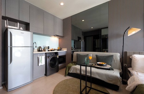 Sukhumvit Condo | 5 Min to Metro, Washer & Dryer, Essentials, Gym