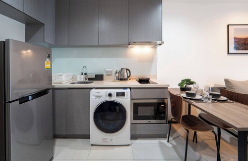 Sukhumvit Apartment | 5 Star Sukhumvit 1BR apt Pool, Gym, Sauna Thong lo