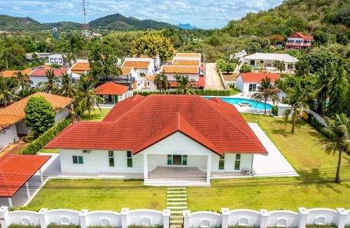 Khao Tao Villa | 540 m² Villa ∙ 6 bedrooms ∙ 14 guests