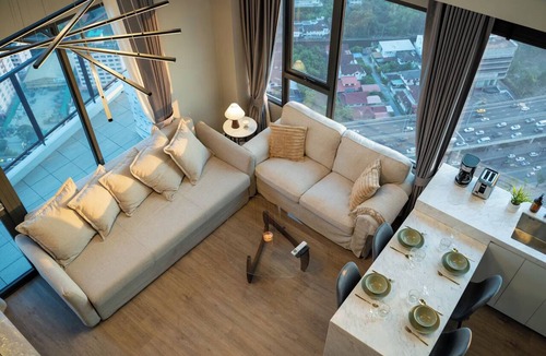 Huai Khwang Apartment | 6 stars Panoramic Bright Designer 2bd Apt Skyline